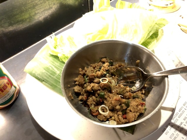 CHIN CHINの挽肉とレタス
