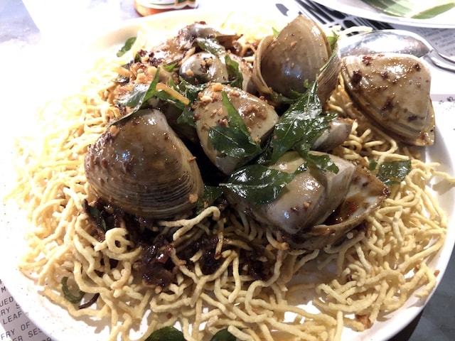 CHIN CHINの貝の炒め物