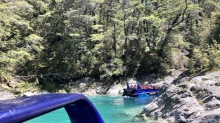 ジェットボートから堪能するグレノーキーの景色３