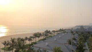 バルコニーからみる夕日